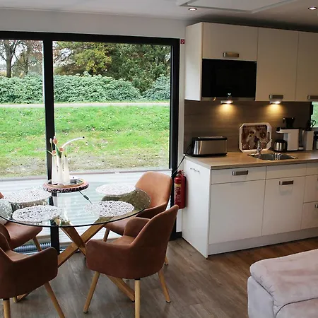 Holiday home Hausboot 