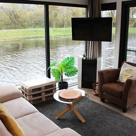 Holiday home Hausboot 