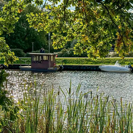 Holiday home Hausboot 